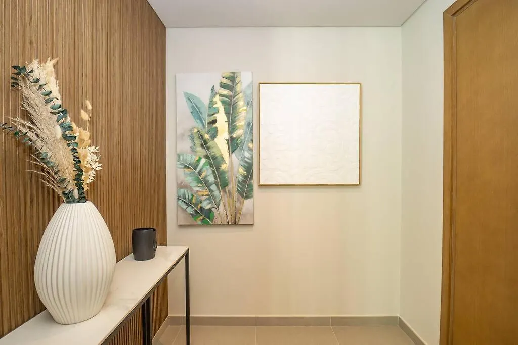 Luxurious 2-Br In Downtown Dubai Apartment 0*,  United Arab Emirates