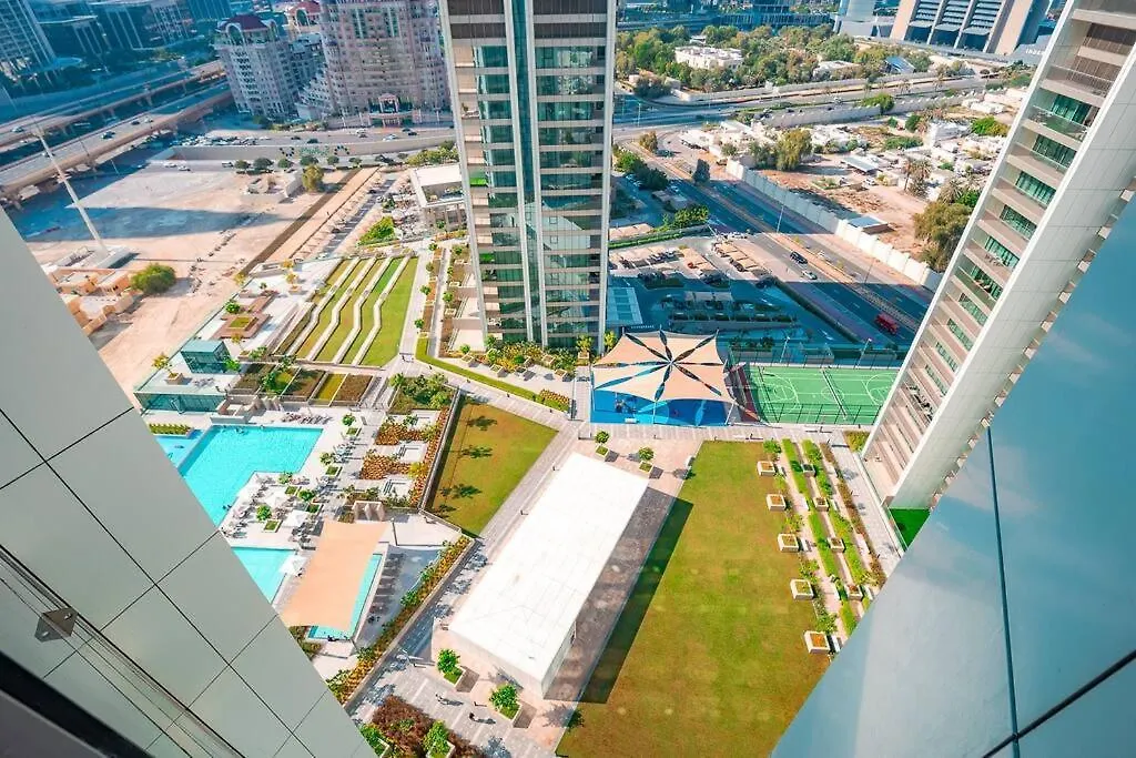 Luxurious 2-Br In Downtown Dubai Apartment