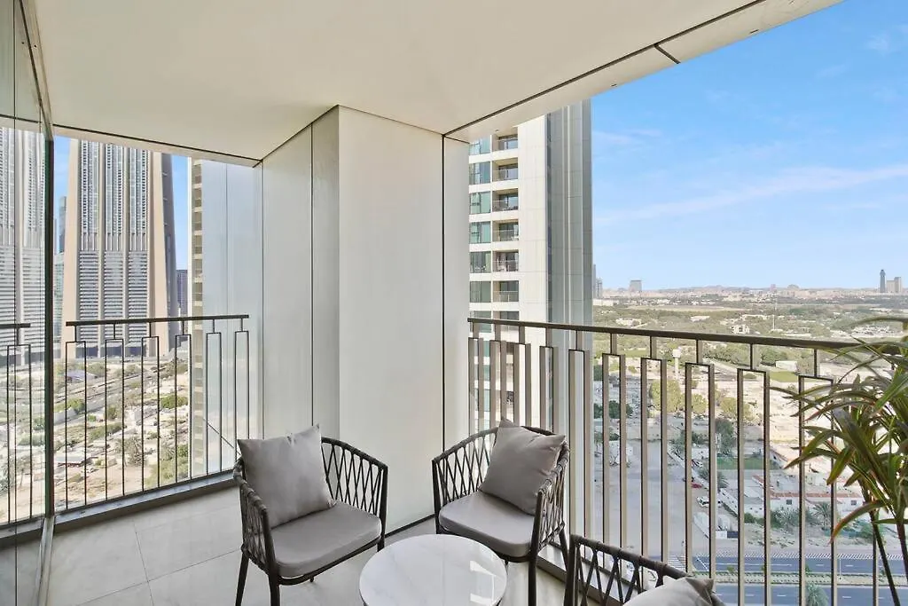 Luxurious 2-Br In Downtown Dubai Apartment