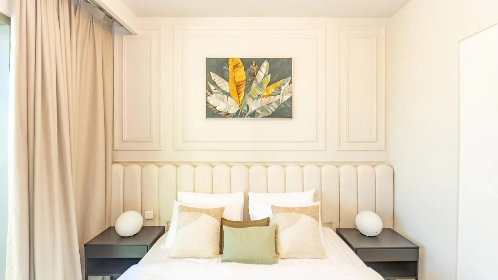 Luxurious 2-Br In Downtown Dubai Apartment 0*,  United Arab Emirates