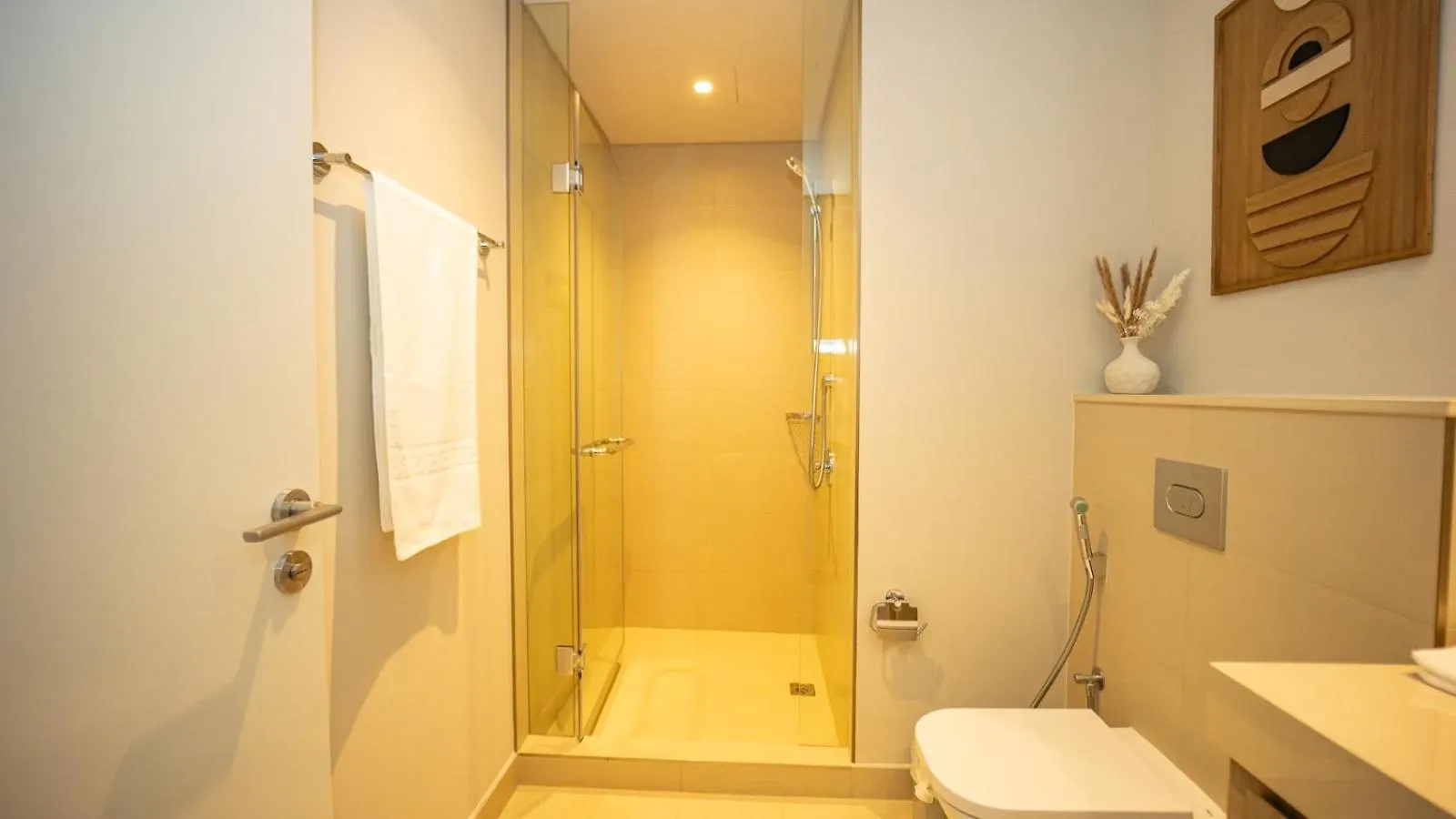 Luxurious 2-Br In Downtown Dubai Apartment 0*,  United Arab Emirates