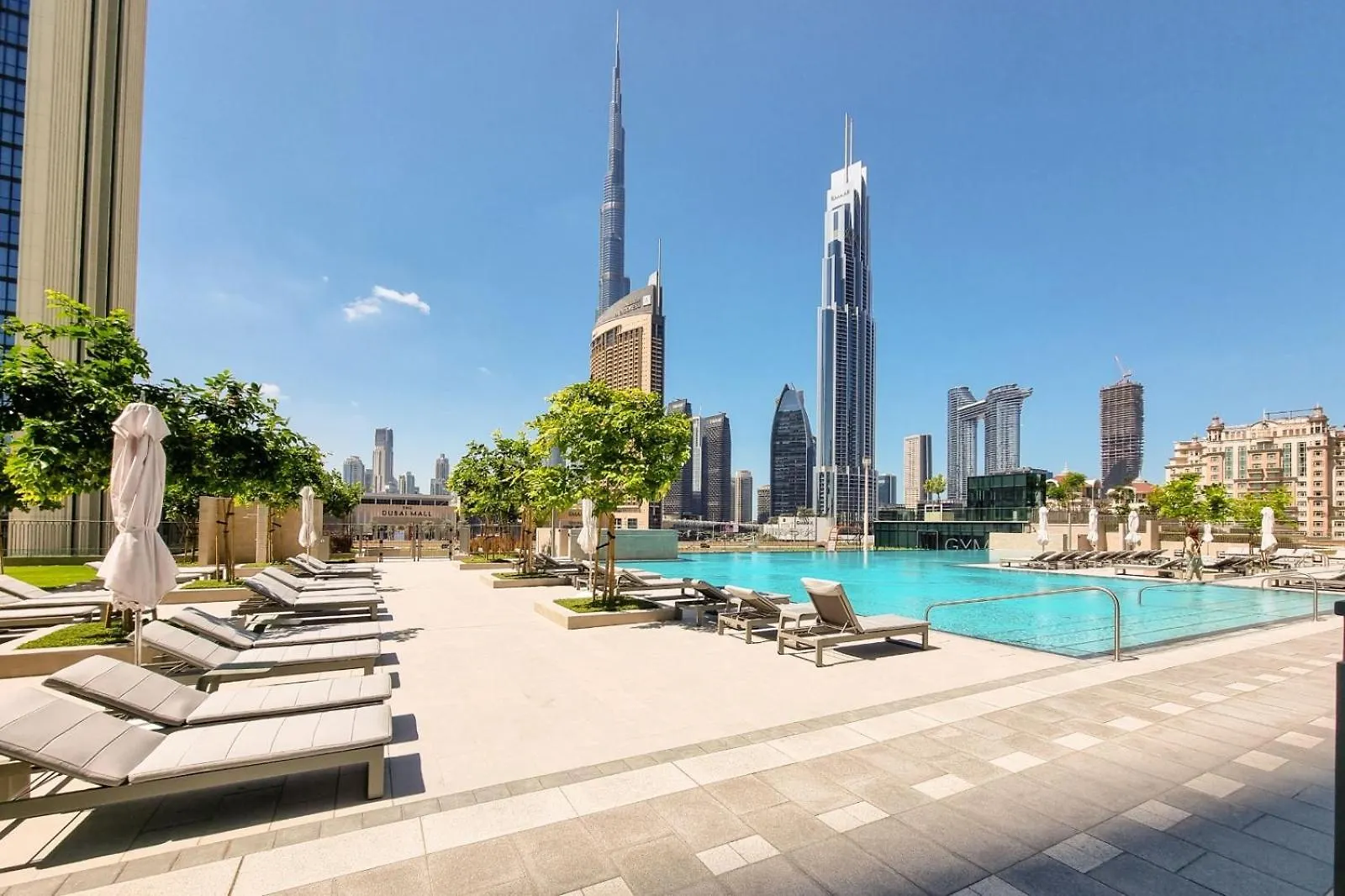 Luxurious 2-Br In Downtown Dubai Apartment