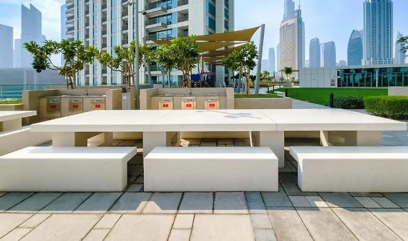 Luxurious 2-Br In Downtown Dubai Apartment